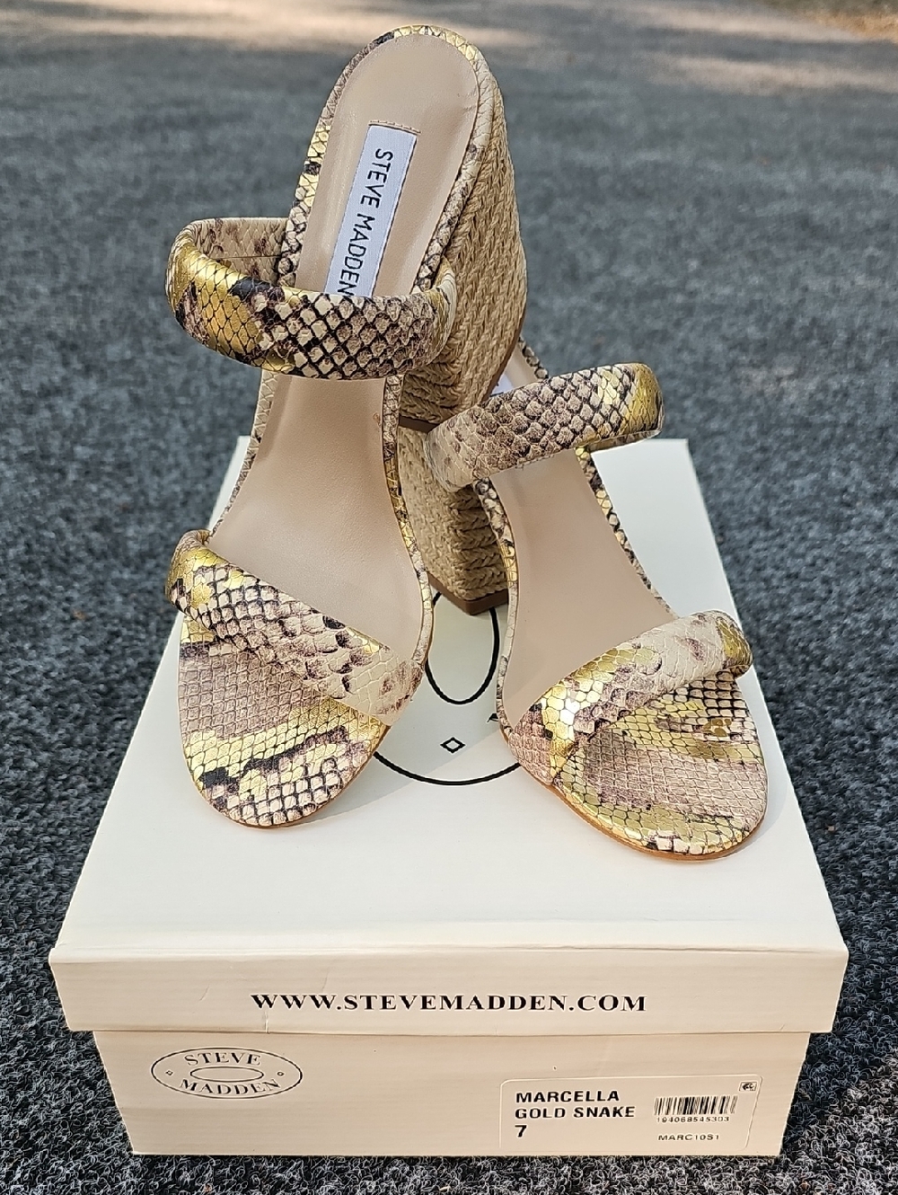 Steve Madden Women's 7 Marcella Metallic Gold Snake-Print Heeled Sandals - Picture 2 of 12